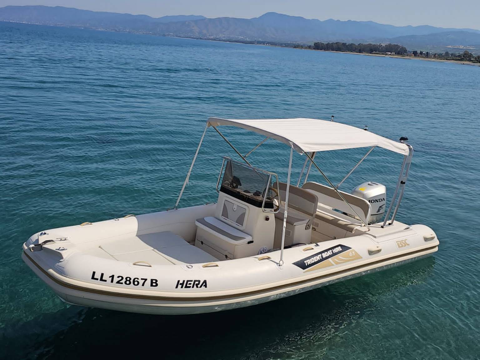 HERA ( 8 pax ) or similar